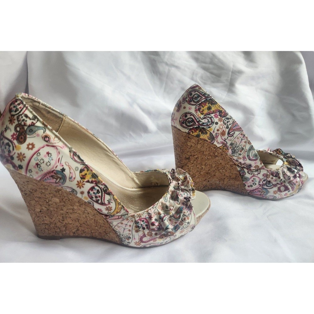 Steve Madden Wedge Floral Heels Size 6
